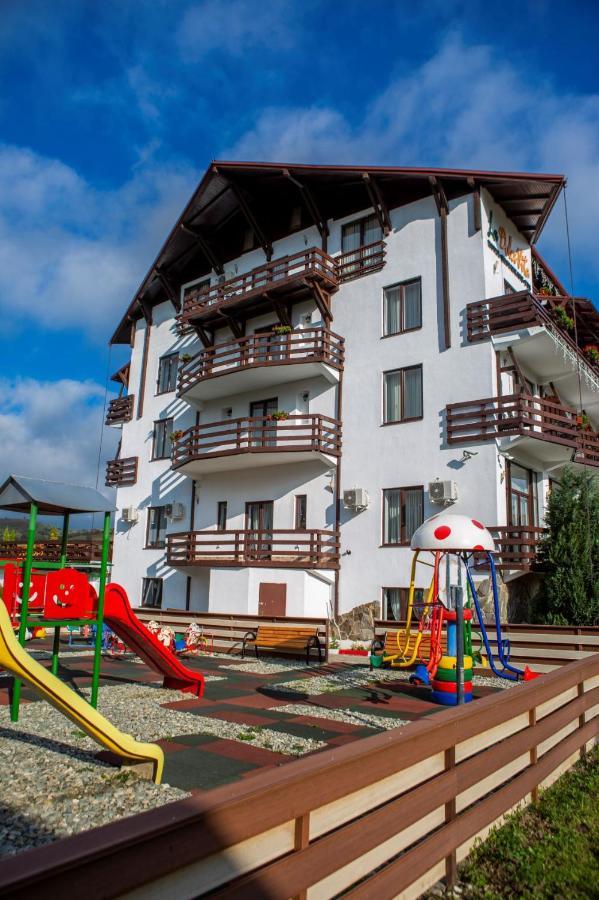 Hotel La Dolce Vita Zărneşti Exterior foto